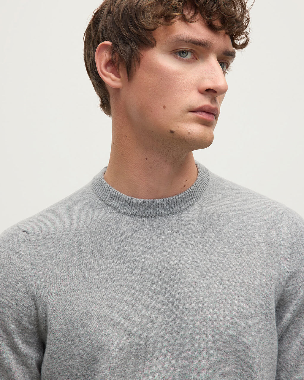 Johnstons of Elgin - Rory Light Grey Classic Cashmere Crew Jumper