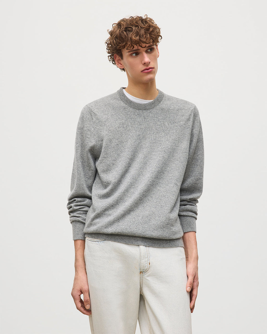 Johnstons of Elgin - Rory Grey Classic Cashmere Crew Jumper