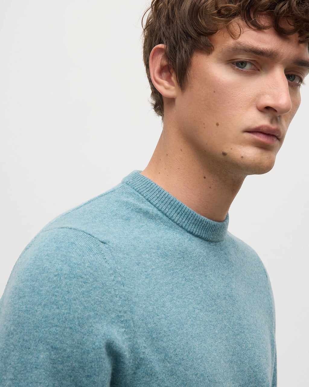 Johnstons of Elgin - Rory Green Classic Cashmere Crew Jumper
