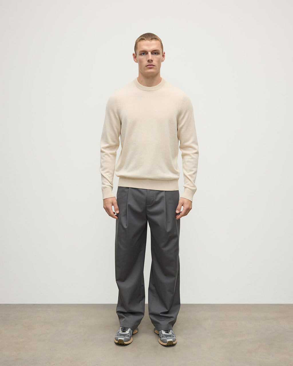 Johnstons of Elgin - Rory Cream Classic Cashmere Crew Jumper