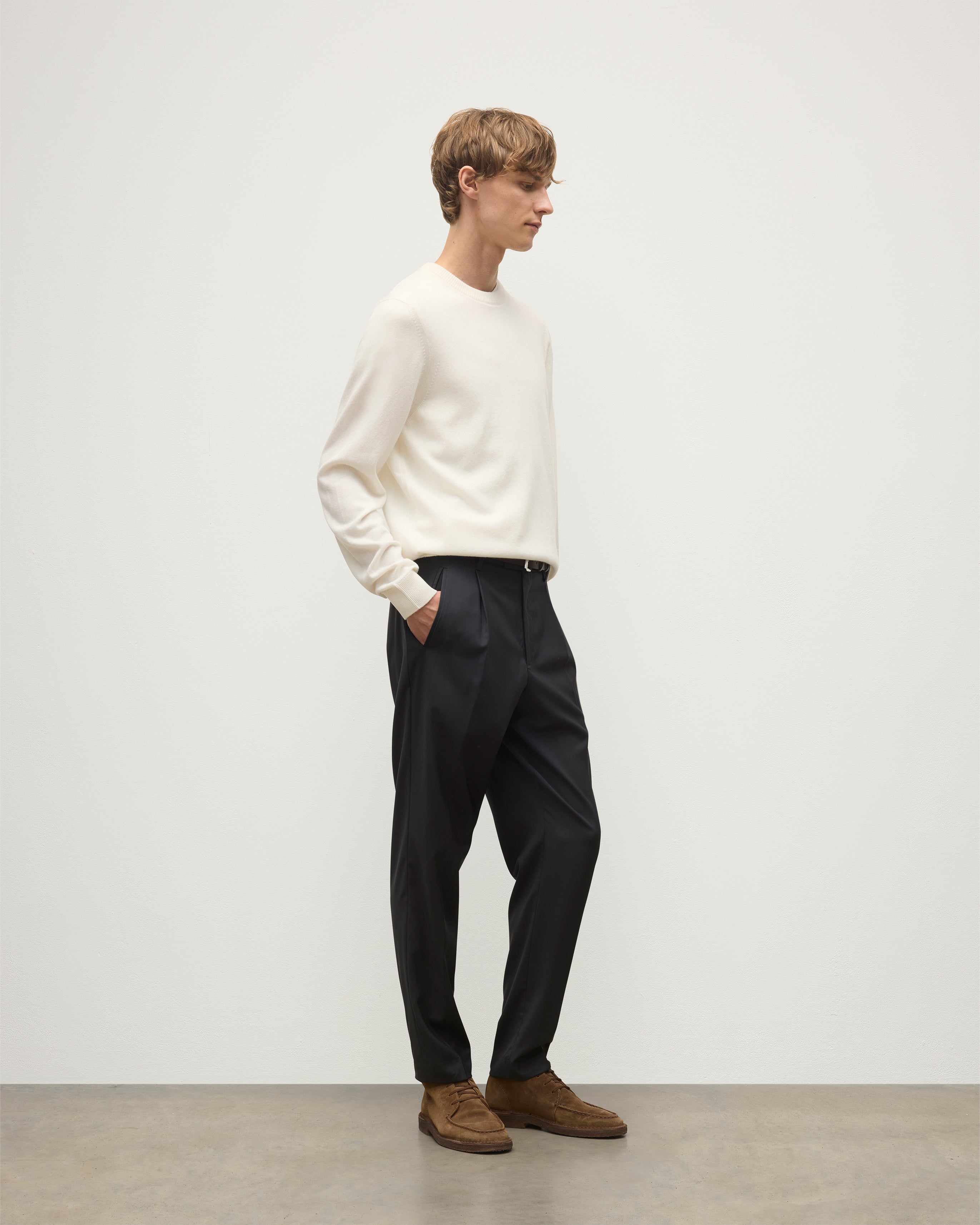 Johnstons of Elgin - Rory White Classic Cashmere Crew Jumper