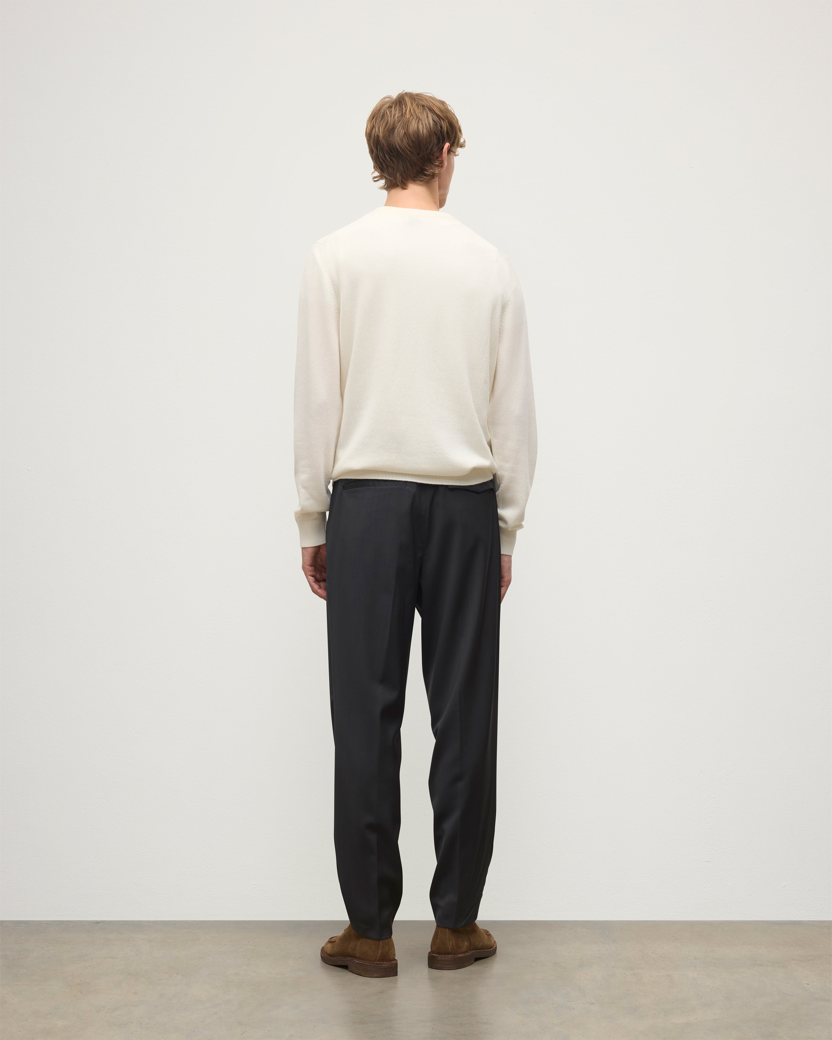 Johnstons of Elgin - Rory White Classic Cashmere Crew Jumper