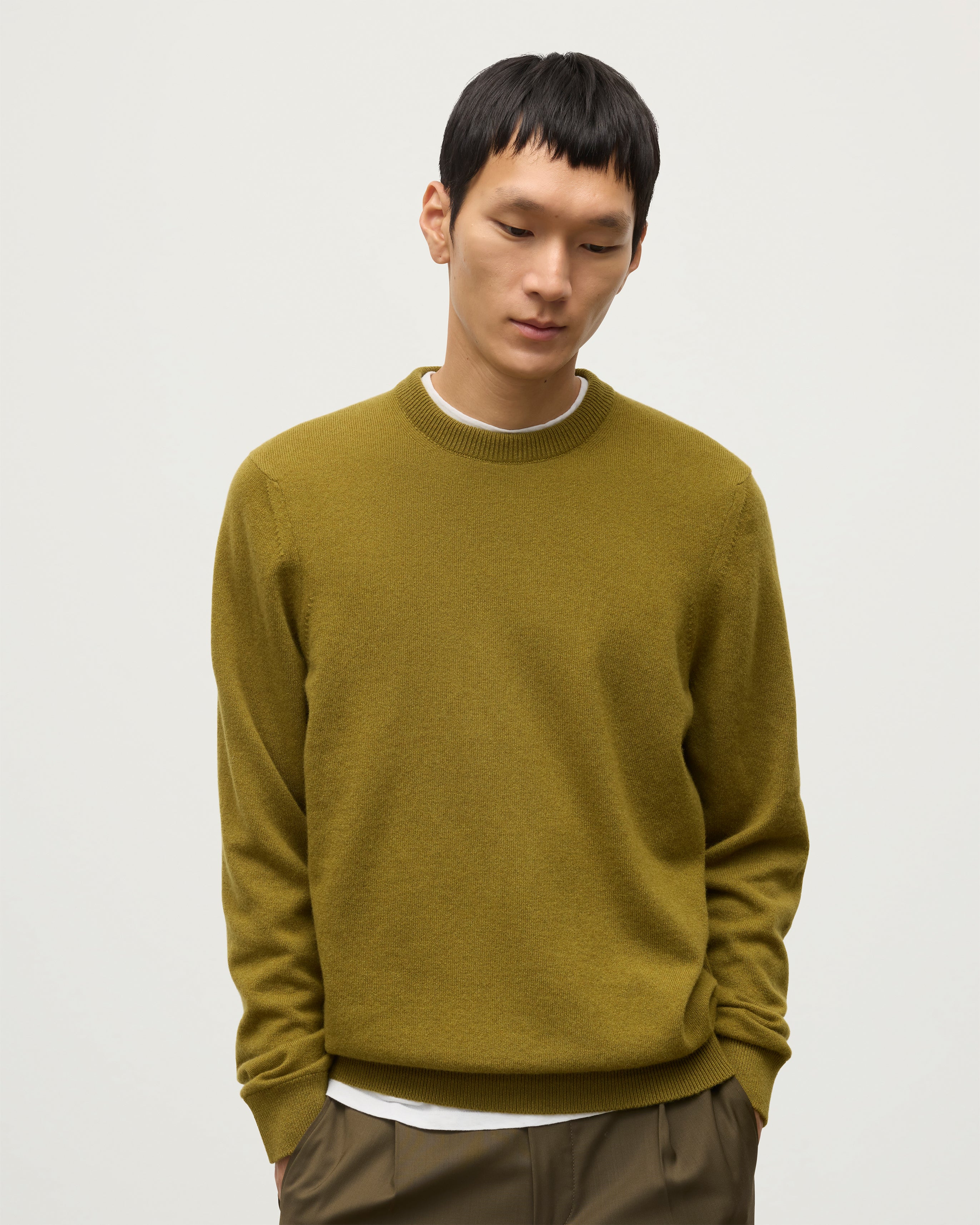 Johnstons of Elgin - Rory Green Classic Cashmere Crew Jumper