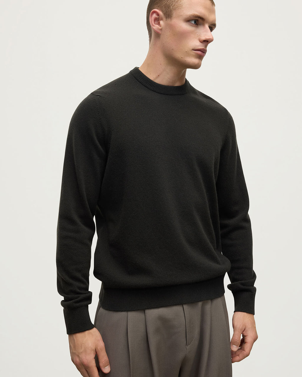 Johnstons of Elgin - Classic Cashmere Dark Grey Round Neck Jumper