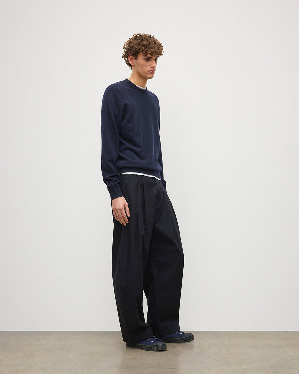 Johnstons of Elgin - Rory Dark Navy Classic Cashmere Crew Jumper