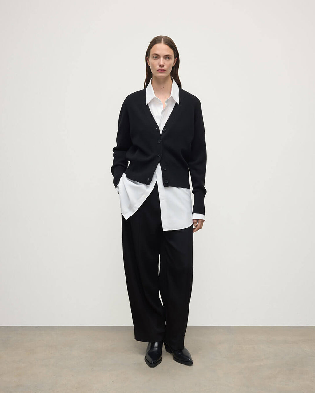 Johnstons of Elgin - Milano Stitch Black Cashmere Cardigan