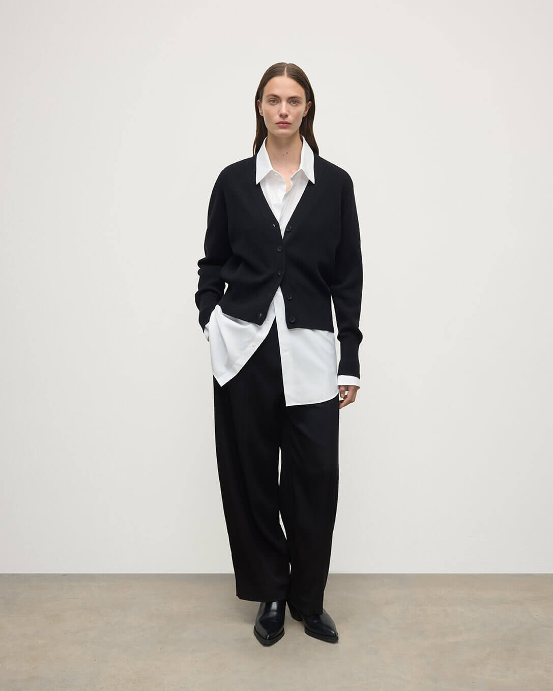 Johnstons of Elgin - Milano Stitch Black Cashmere Cardigan