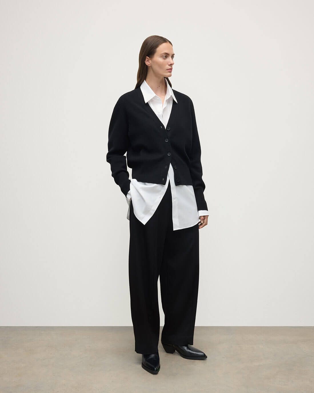 Johnstons of Elgin - Milano Stitch Black Cashmere Cardigan