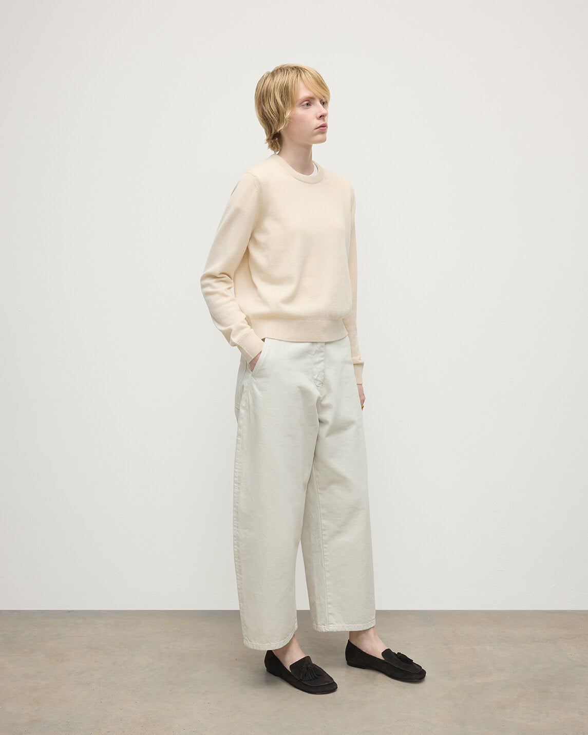 Johnstons of Elgin - Classic Cashmere Cream Round Neck Jumper