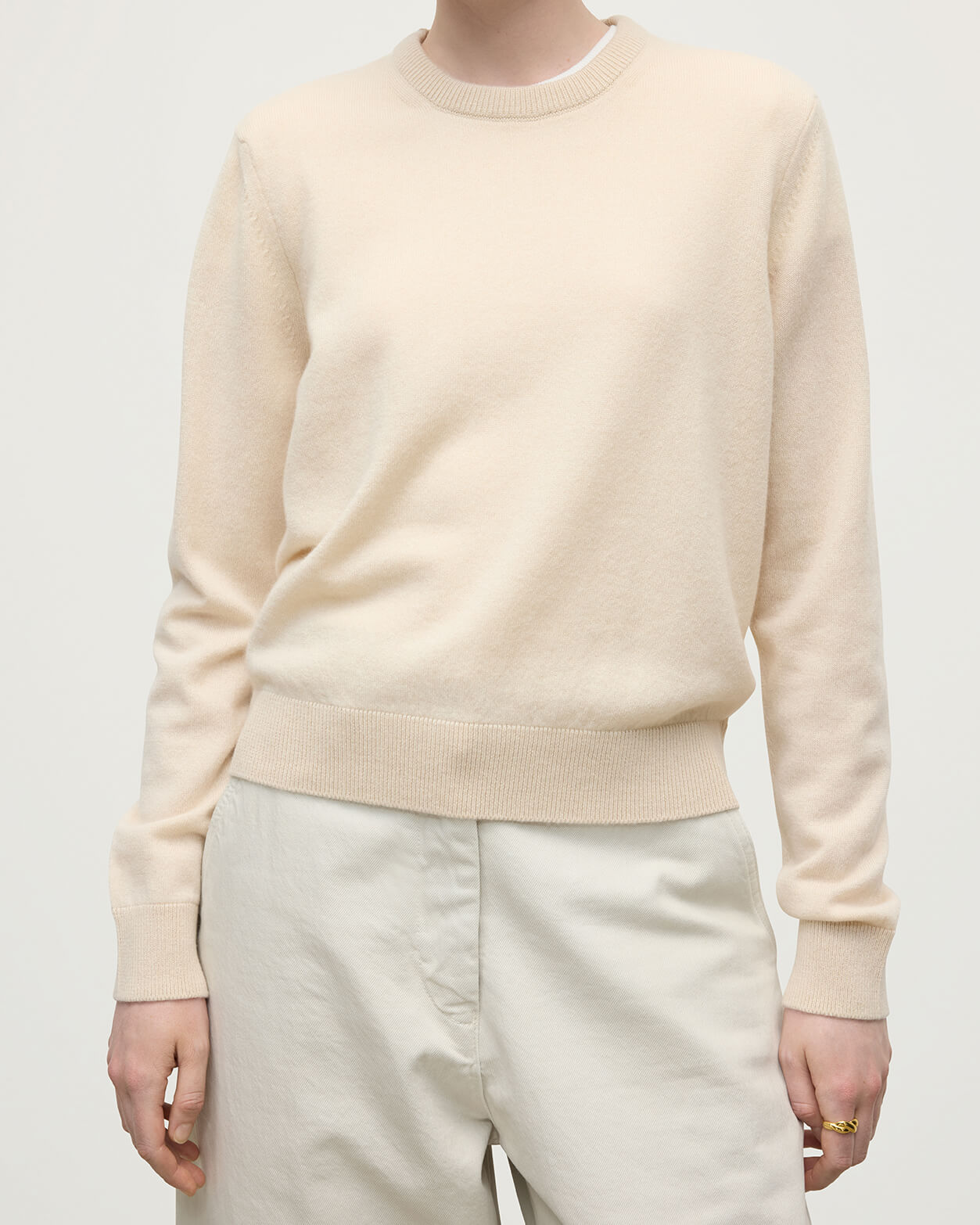 Johnstons of Elgin - Classic Cashmere Cream Round Neck Jumper
