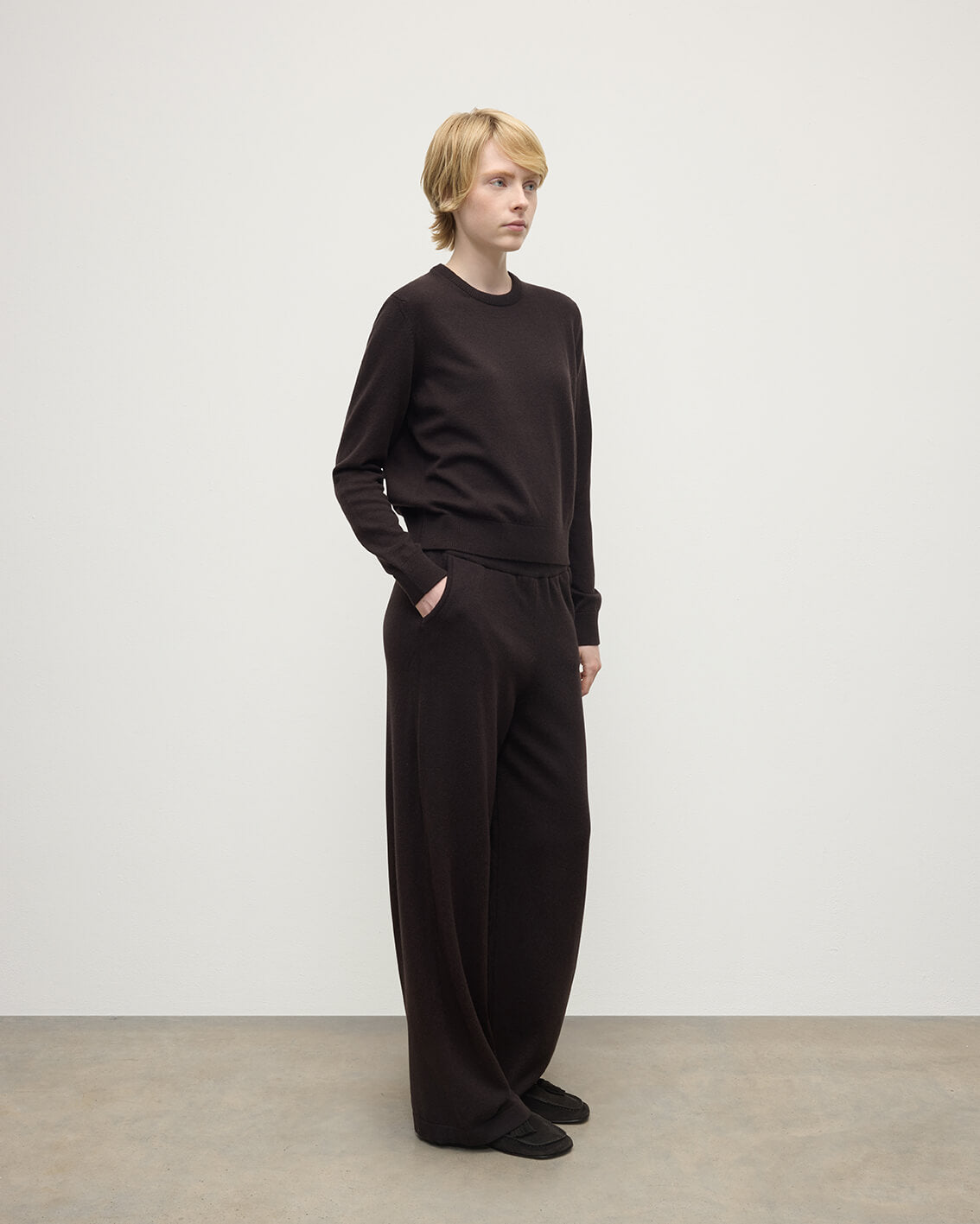 Johnstons of Elgin - Classic Cashmere Dark Brown Round Neck Jumper