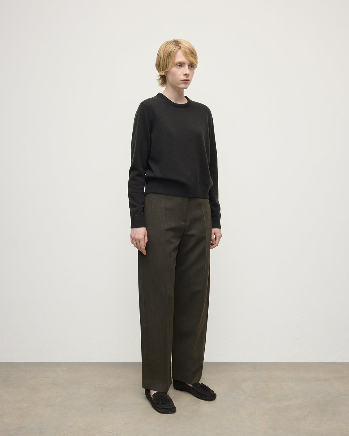 Johnstons of Elgin - Classic Cashmere Dark Grey Round Neck Jumper