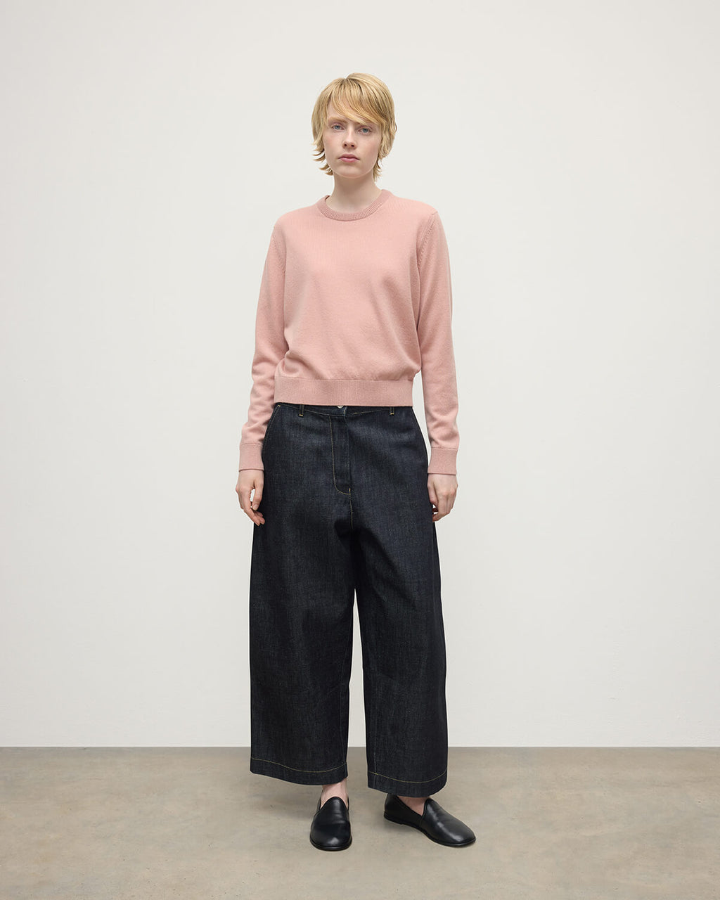 Johnstons of Elgin - Classic Cashmere Pink Round Neck Jumper
