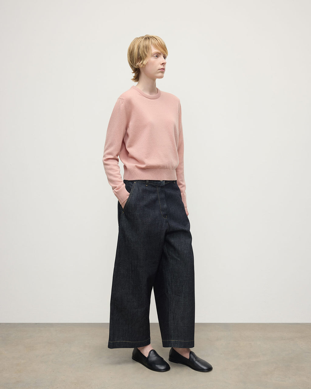 Johnstons of Elgin - Classic Cashmere Pink Round Neck Jumper