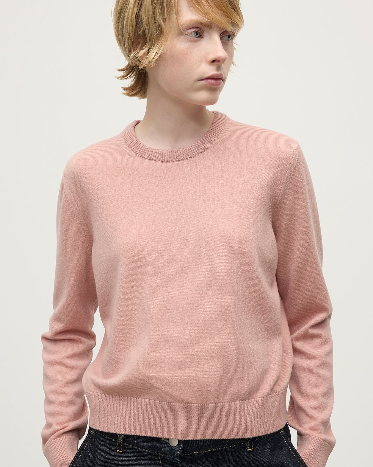Johnstons of Elgin - Classic Cashmere Pink Round Neck Jumper