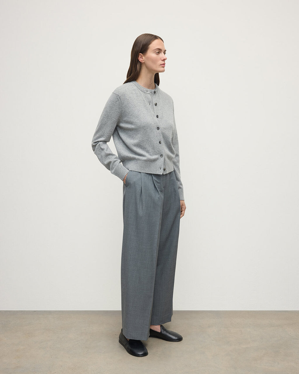 Johnstons of Elgin - Classic Cashmere Light Grey Cardigan