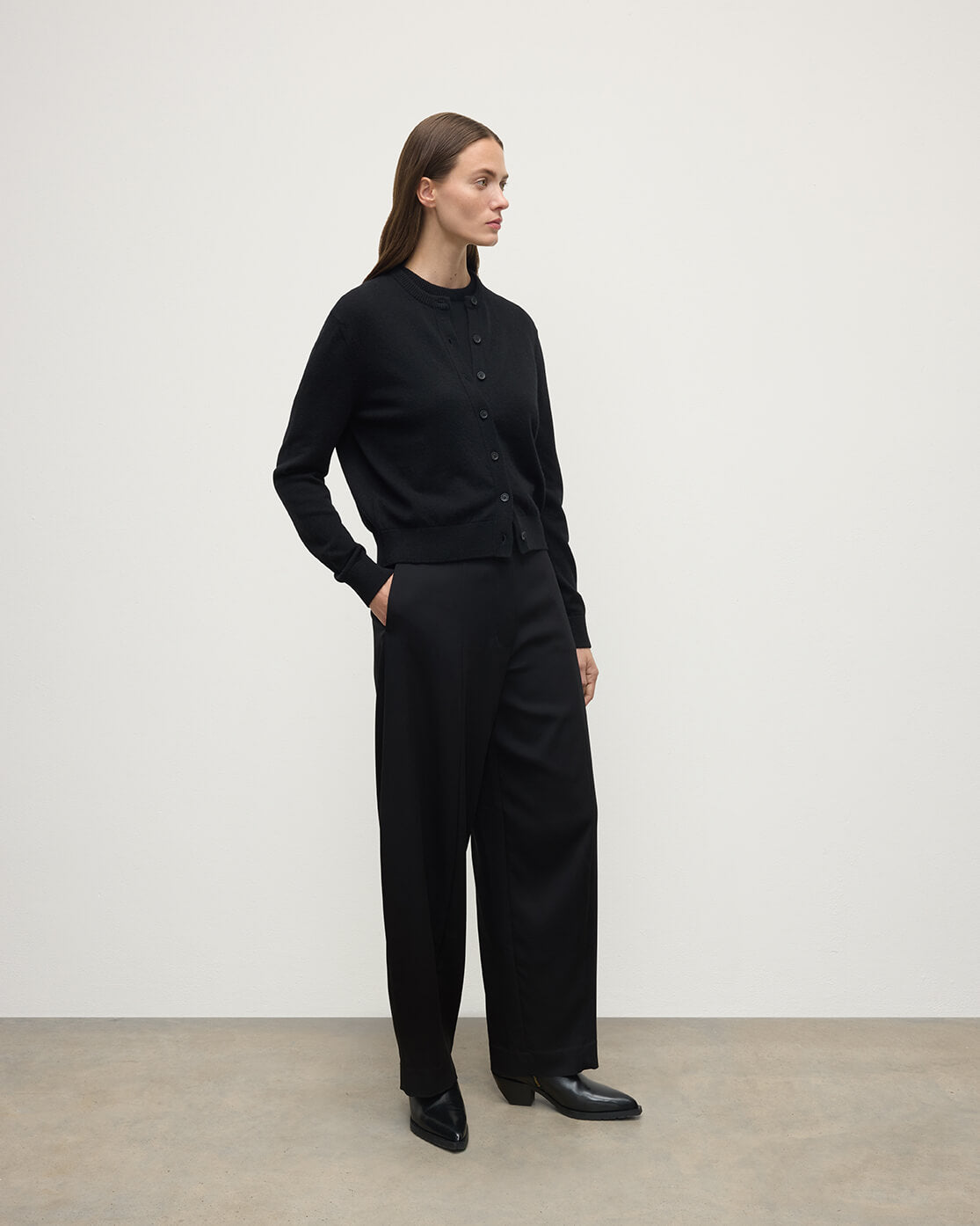 Johnstons of Elgin - Classic Cashmere Black Cardigan