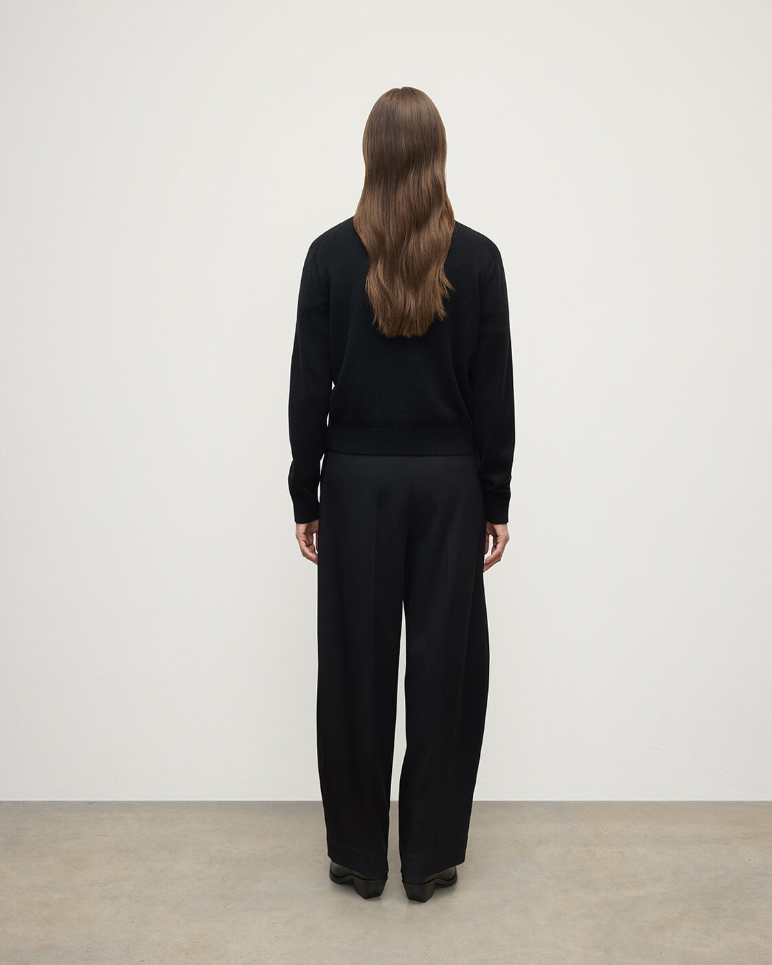 Johnstons of Elgin - Classic Cashmere Black Cardigan