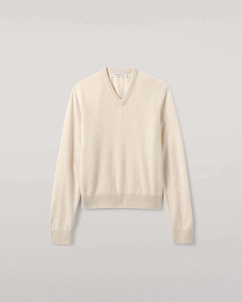 Johnstons of Elgin - Classic Cashmere Cream V Neck Jumper
