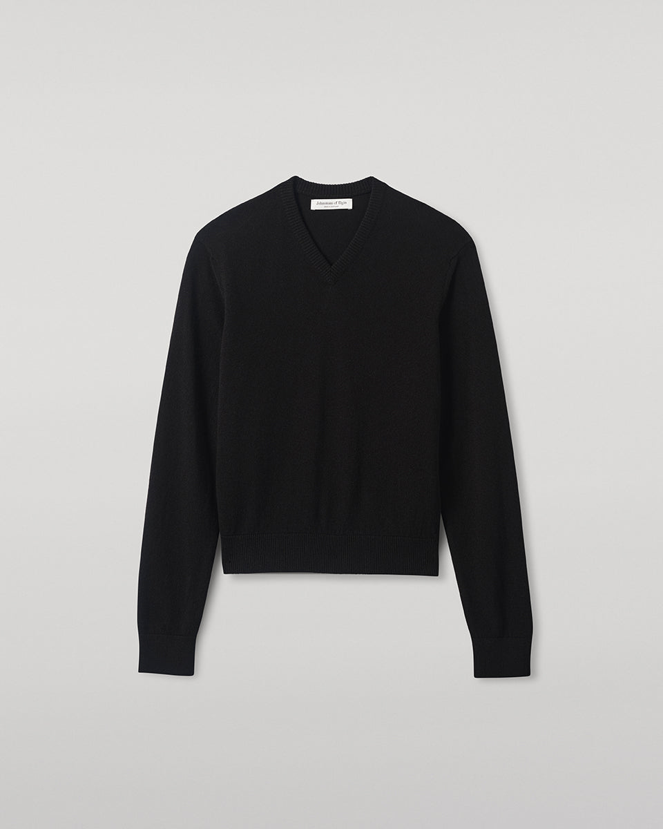 Johnstons of Elgin - Classic Cashmere Black V Neck Jumper