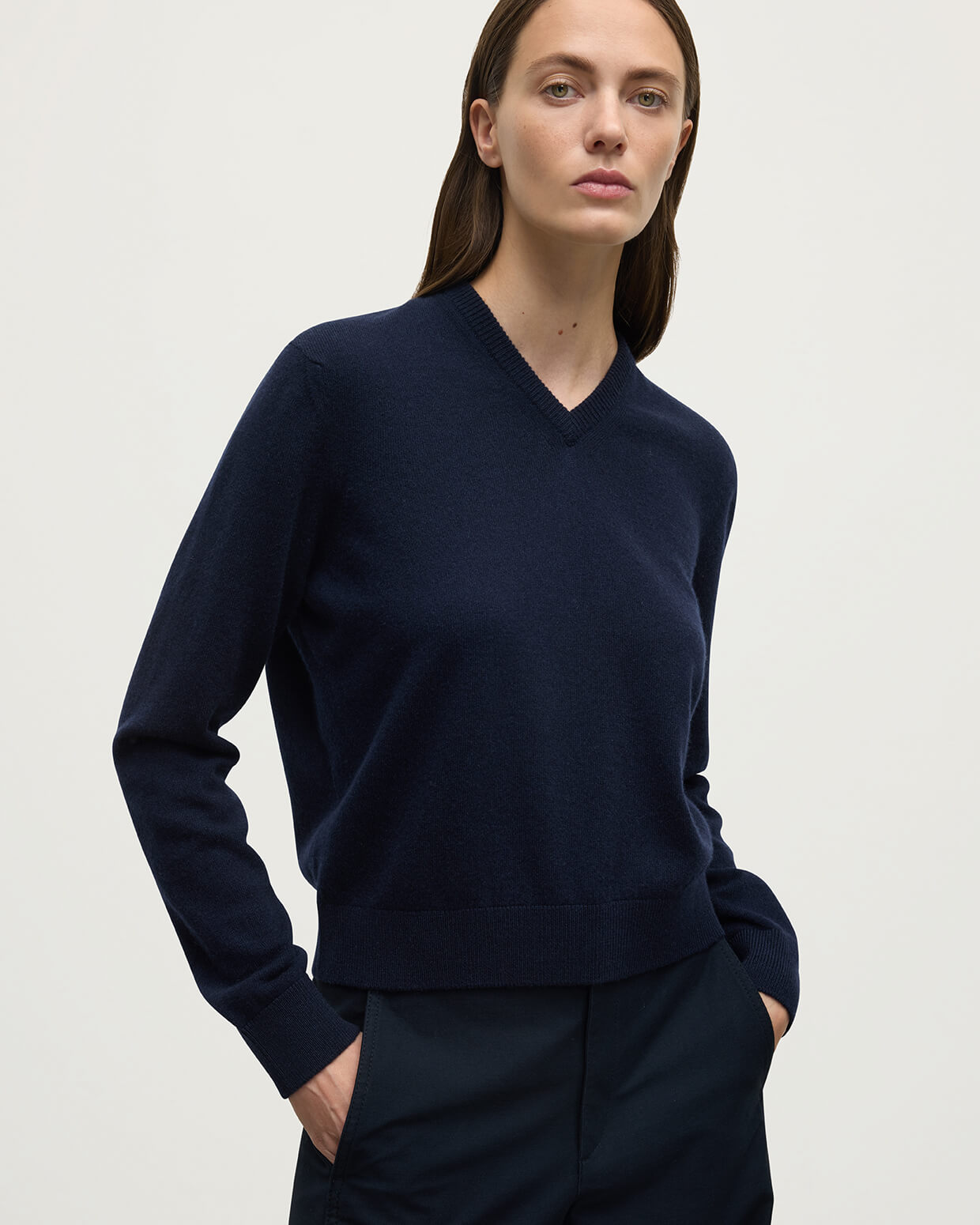 Johnstons of Elgin - Classic Cashmere Dark Navy V Neck Jumper