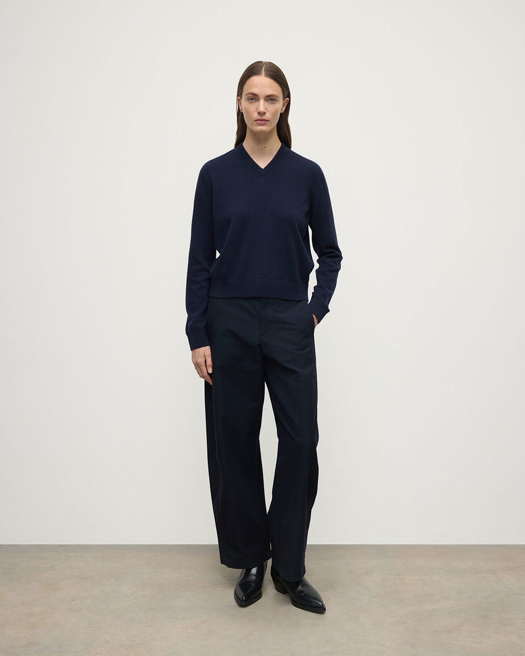 Johnstons of Elgin - Classic Cashmere Dark Navy V Neck Jumper