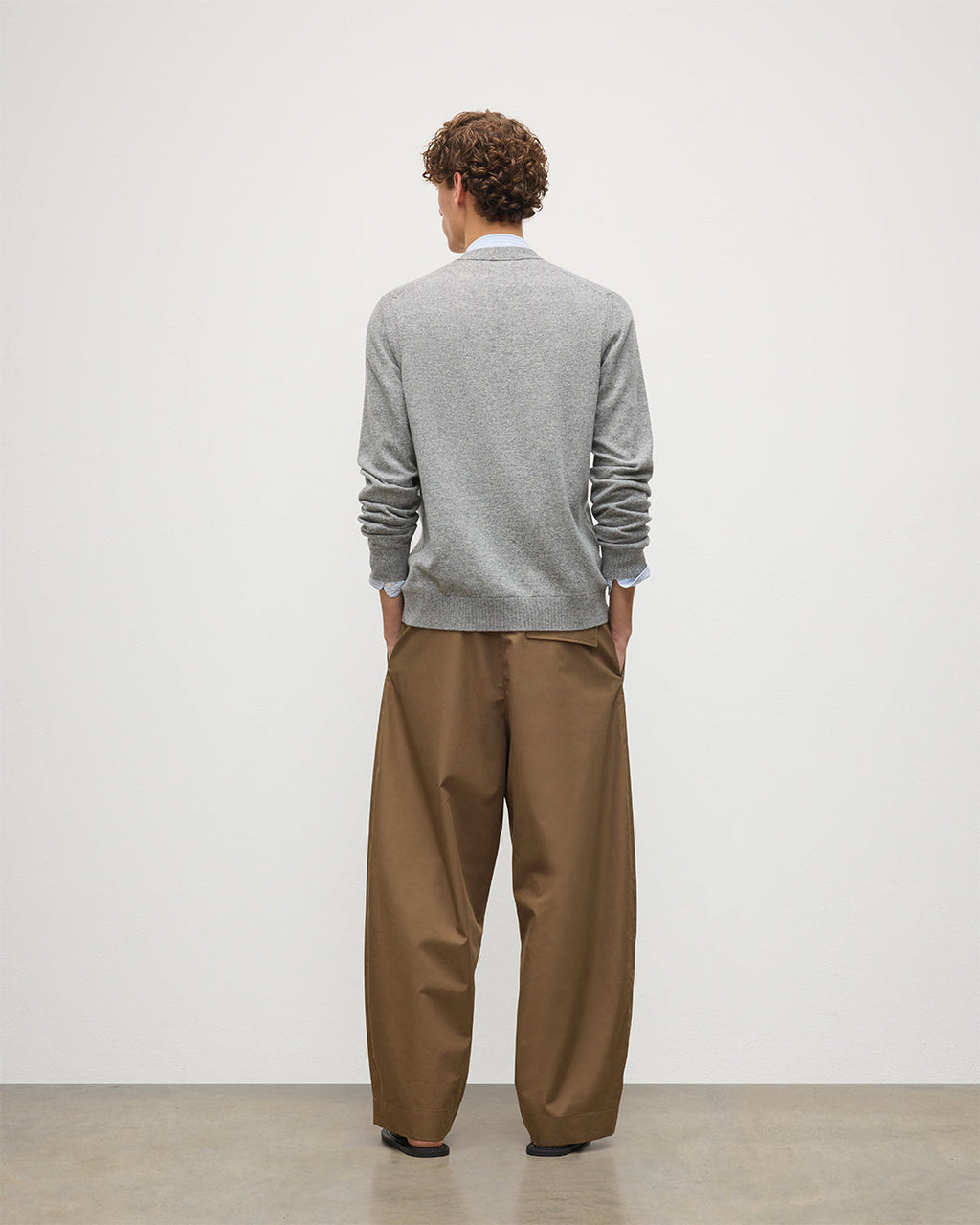 Johnstons of Elgin - Rory Grey Classic Cashmere Cardigan