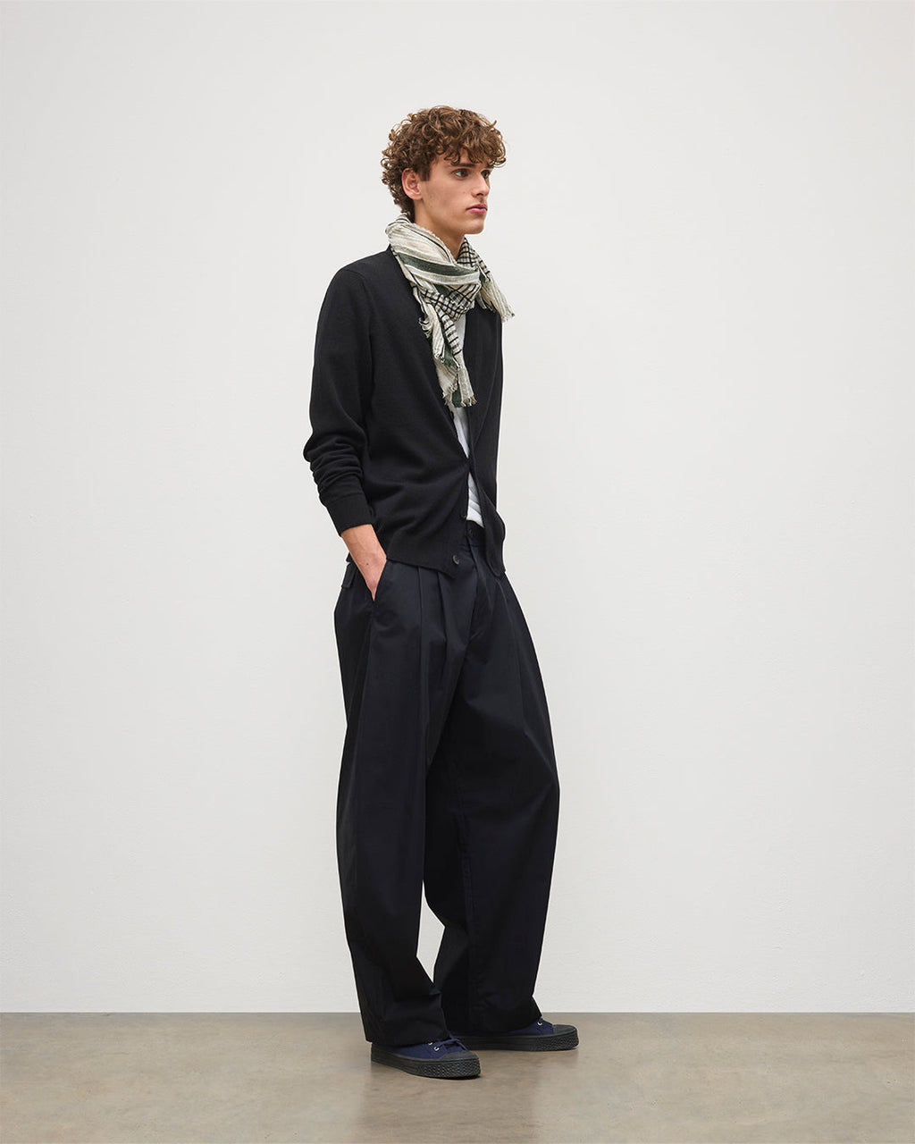 Johnstons of Elgin - Rory Black Classic Cashmere Cardigan