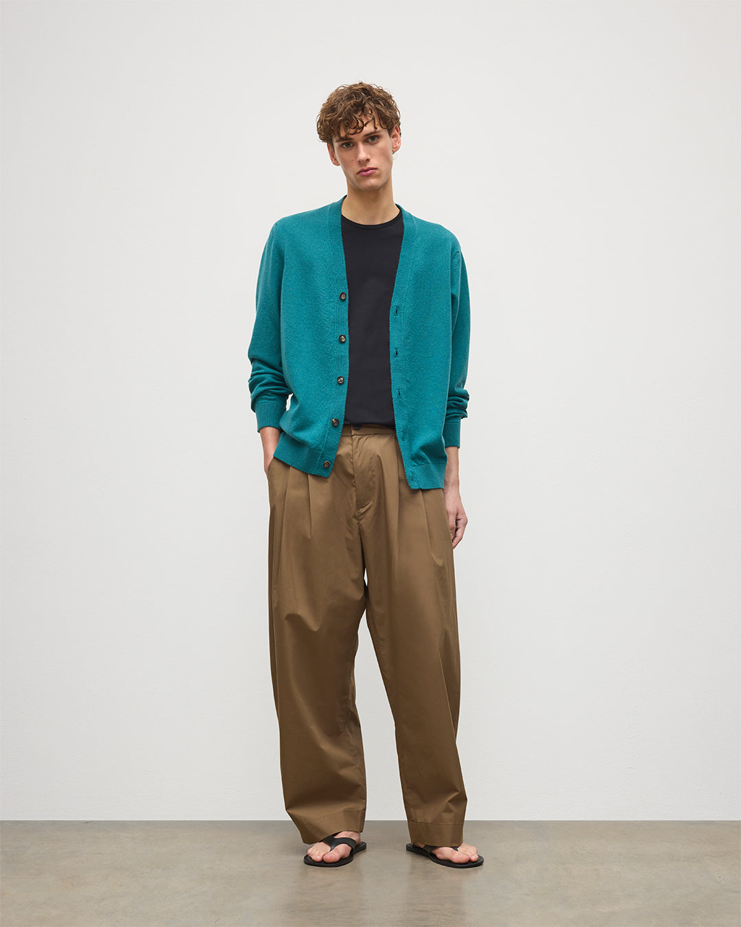 Johnstons of Elgin - Rory Green Classic Cashmere Cardigan