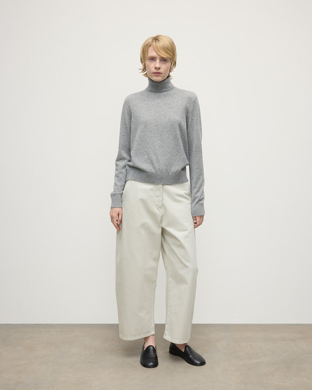 Johnstons of Elgin - Classic Cashmere Light Grey Roll Neck Jumper