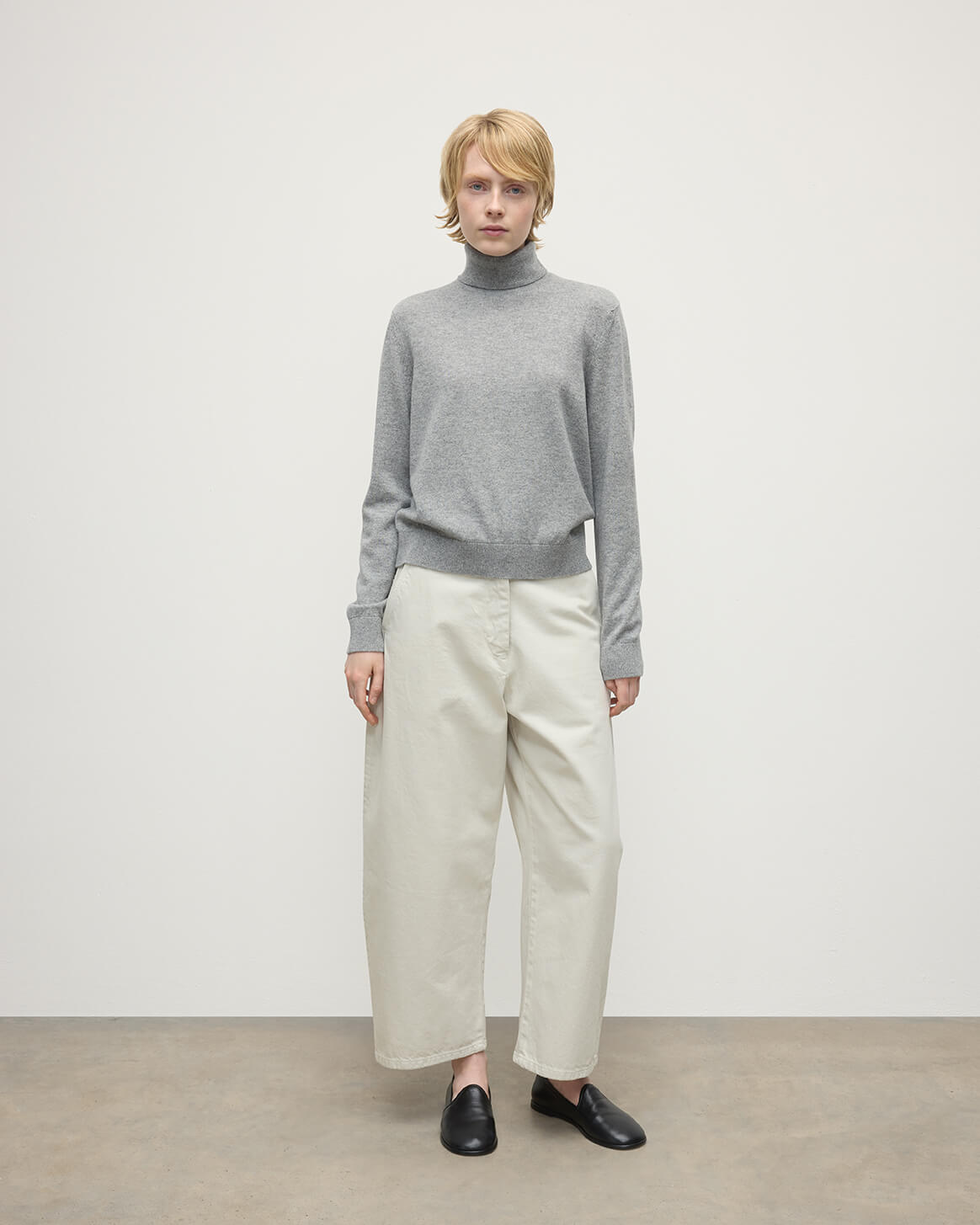 Johnstons of Elgin - Classic Cashmere Light Grey Roll Neck Jumper