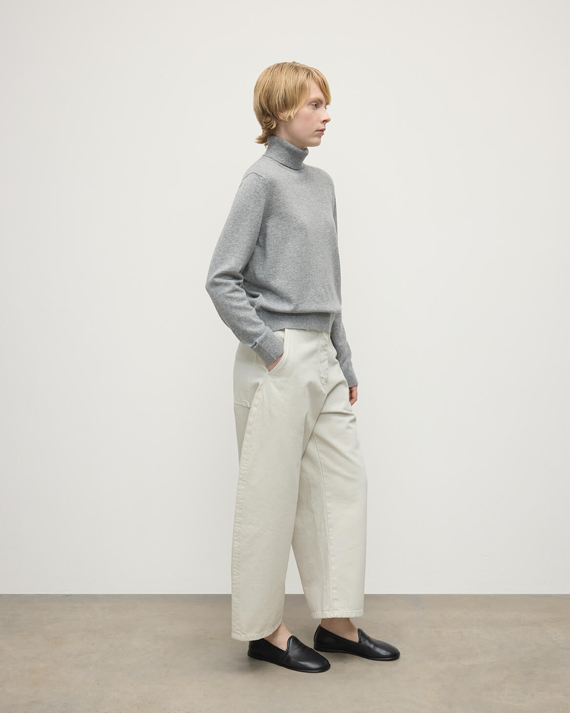 Johnstons of Elgin - Classic Cashmere Light Grey Roll Neck Jumper