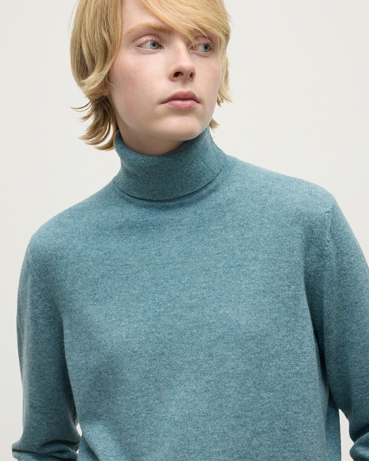 Johnstons of Elgin - Classic Cashmere Green Roll Neck Jumper