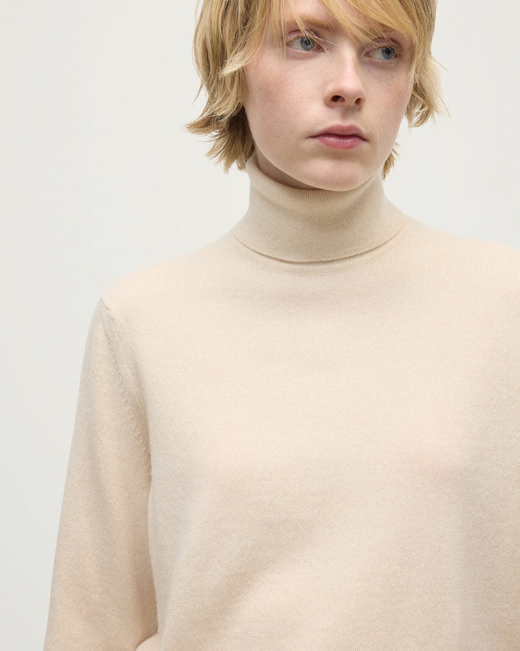 Johnstons of Elgin - Classic Cashmere Cream Roll Neck Jumper