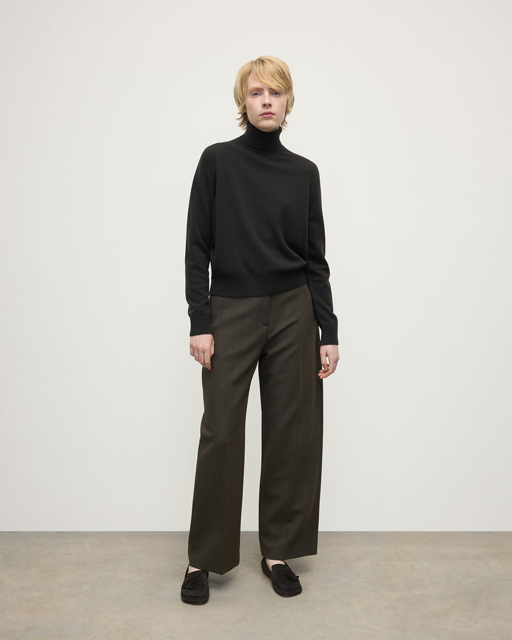 Johnstons of Elgin - Classic Cashmere Dark Grey Roll Neck Jumper