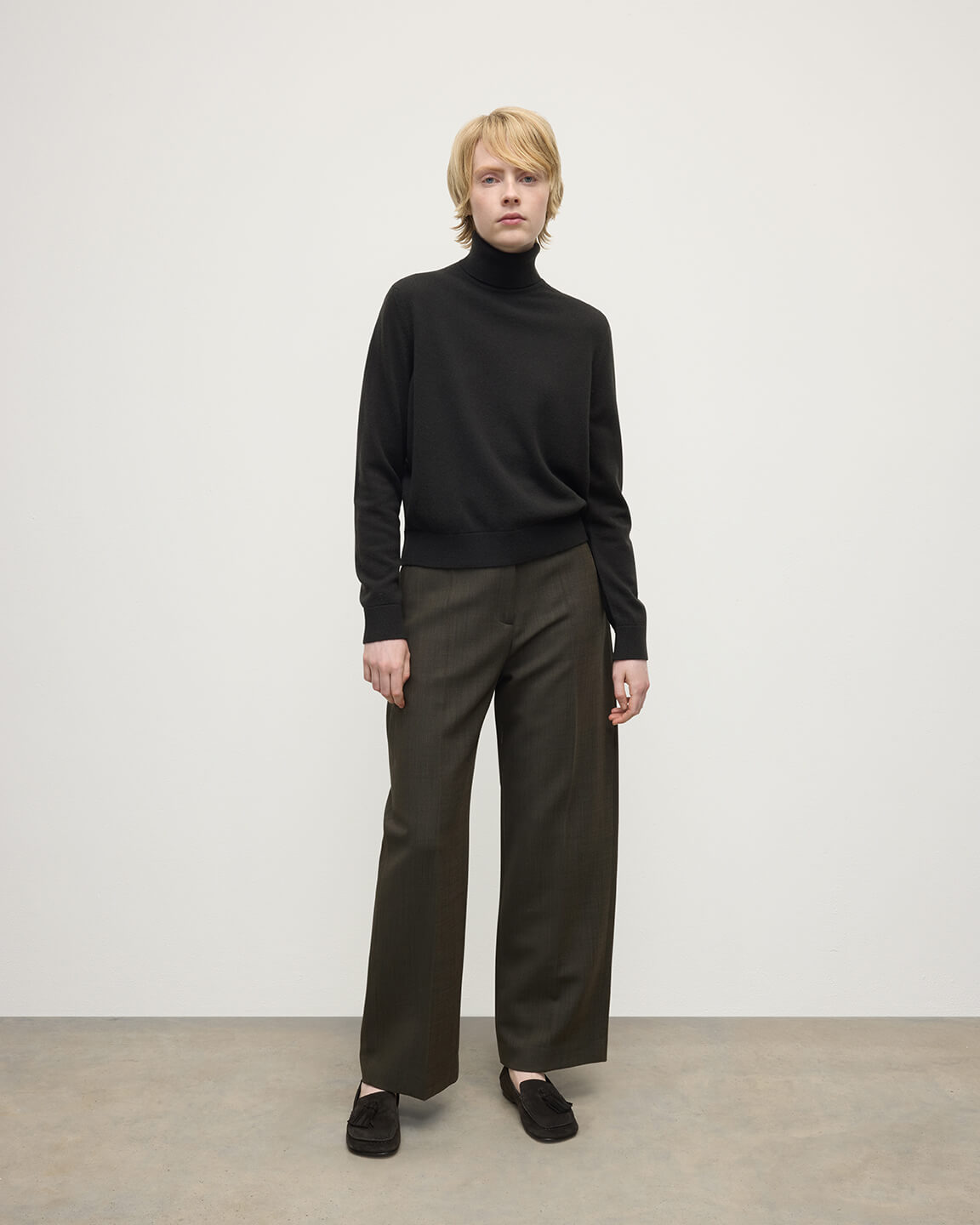 Johnstons of Elgin - Classic Cashmere Dark Grey Roll Neck Jumper