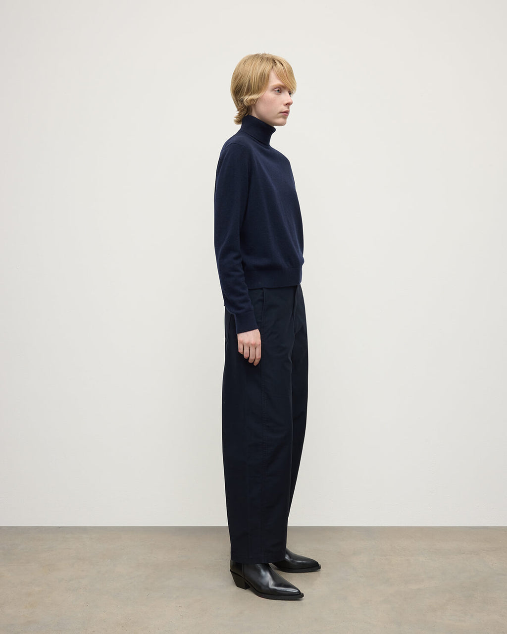 Johnstons of Elgin - Classic Cashmere Dark Navy Roll Neck Jumper