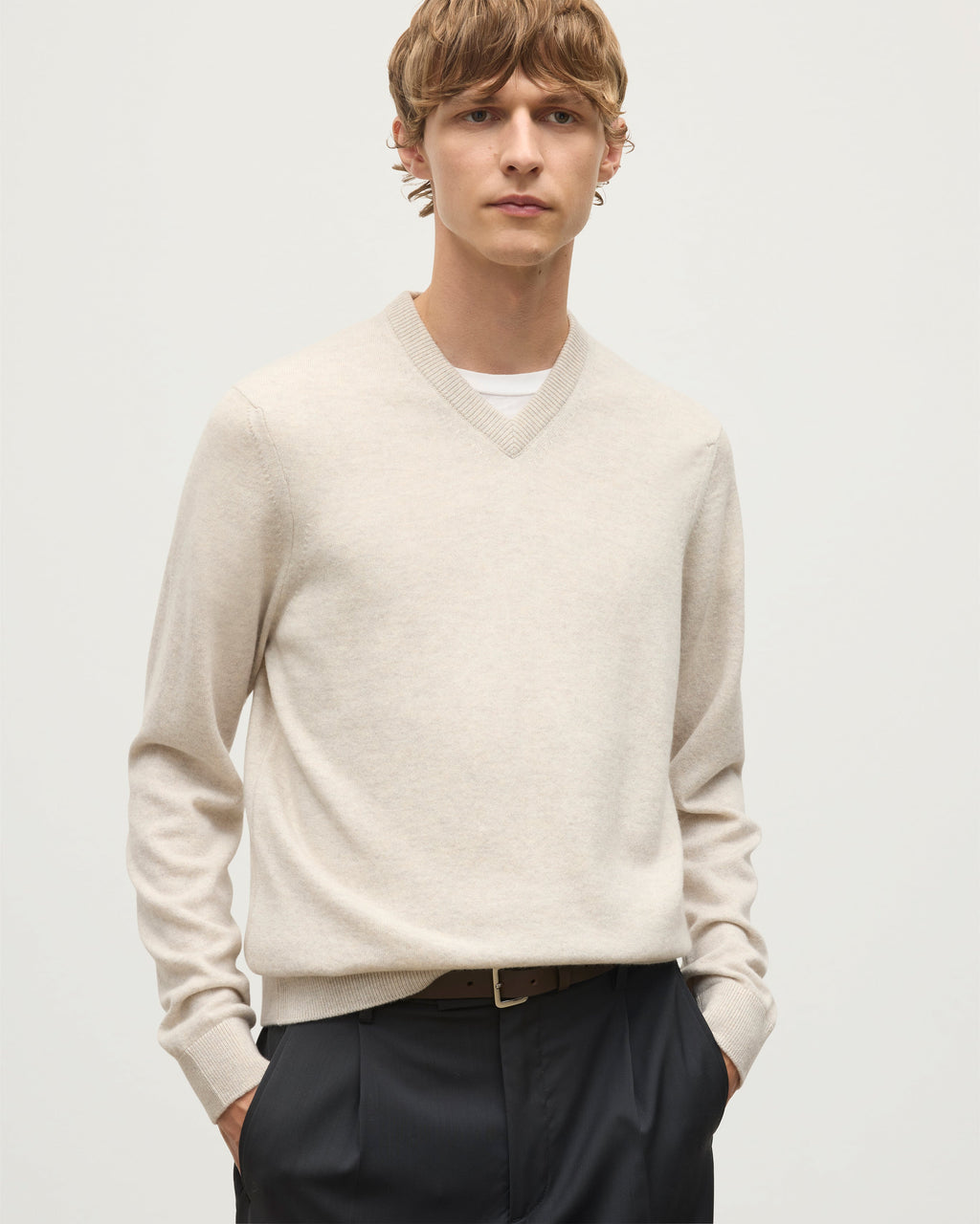 Johnstons of Elgin - Rory Natural Classic Cashmere V - Neck Jumper