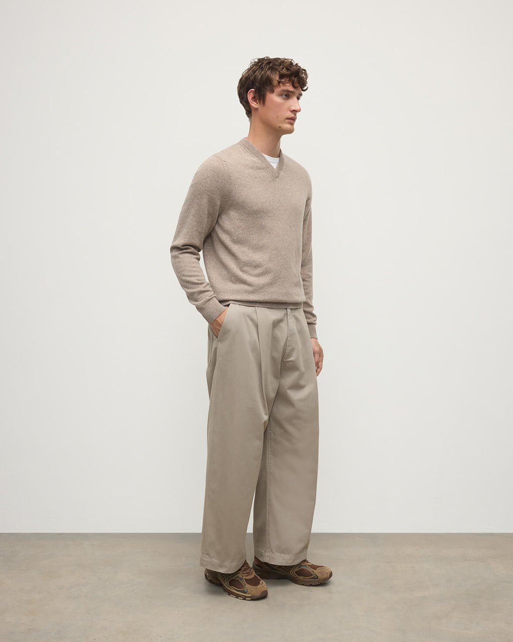 Johnstons of Elgin - Rory Brown Classic Cashmere V - Neck Jumper
