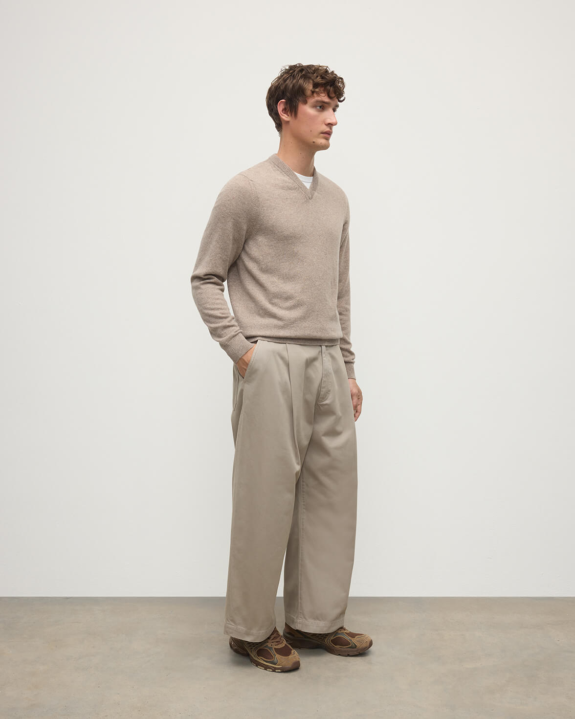 Johnstons of Elgin - Rory Brown Classic Cashmere V - Neck Jumper