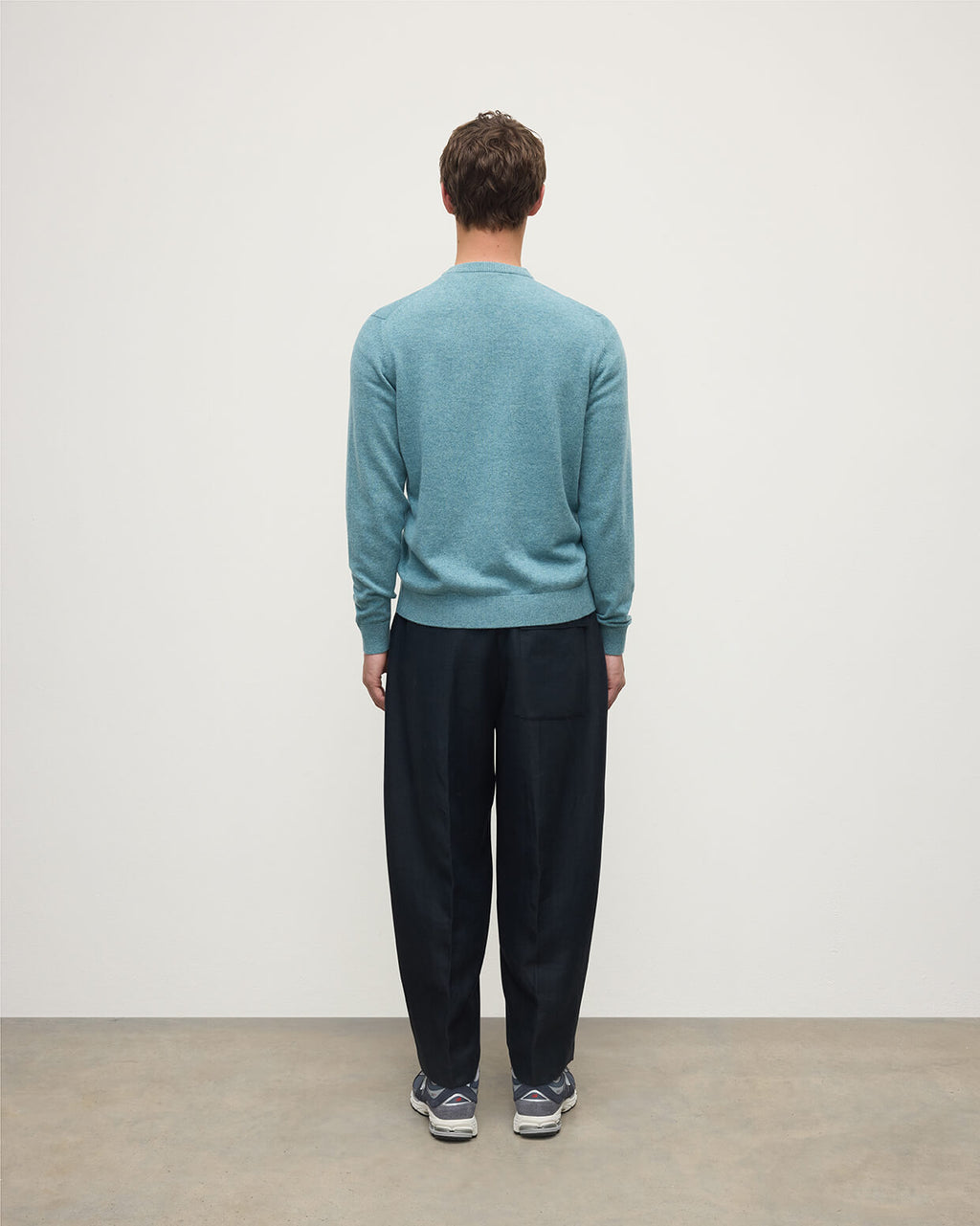 Johnstons of Elgin - Rory Green Classic Cashmere V - Neck Jumper