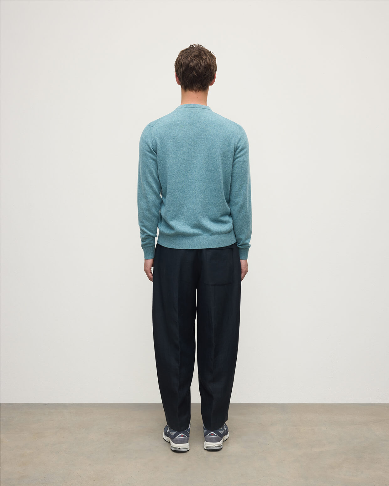Johnstons of Elgin - Rory Green Classic Cashmere V - Neck Jumper