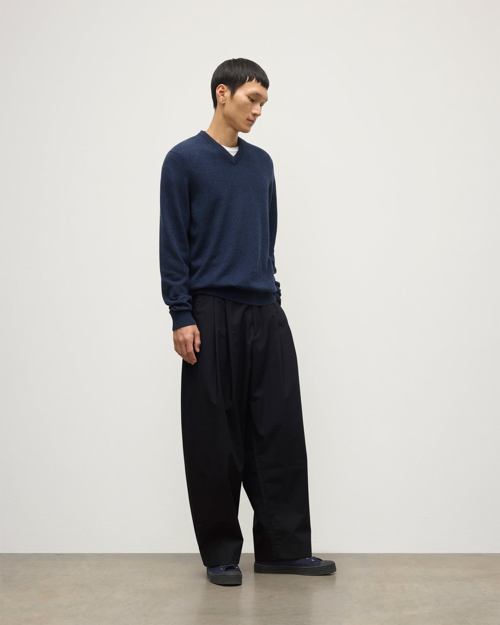 Johnstons of Elgin - Rory Navy Classic Cashmere V - Neck Jumper