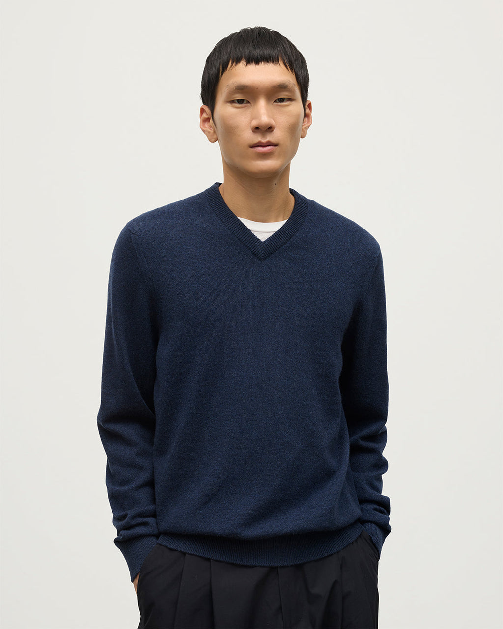 Johnstons of Elgin - Rory Navy Classic Cashmere V - Neck Jumper