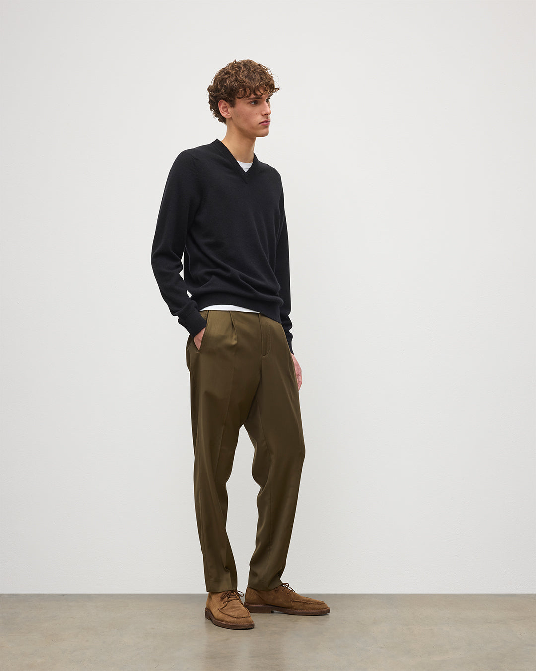 Johnstons of Elgin - Rory Black Classic Cashmere V - Neck Jumper