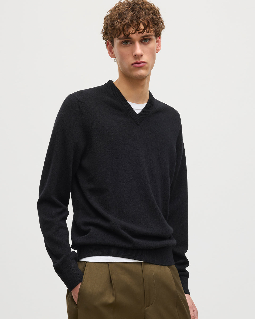 Johnstons of Elgin - Rory Black Classic Cashmere V - Neck Jumper