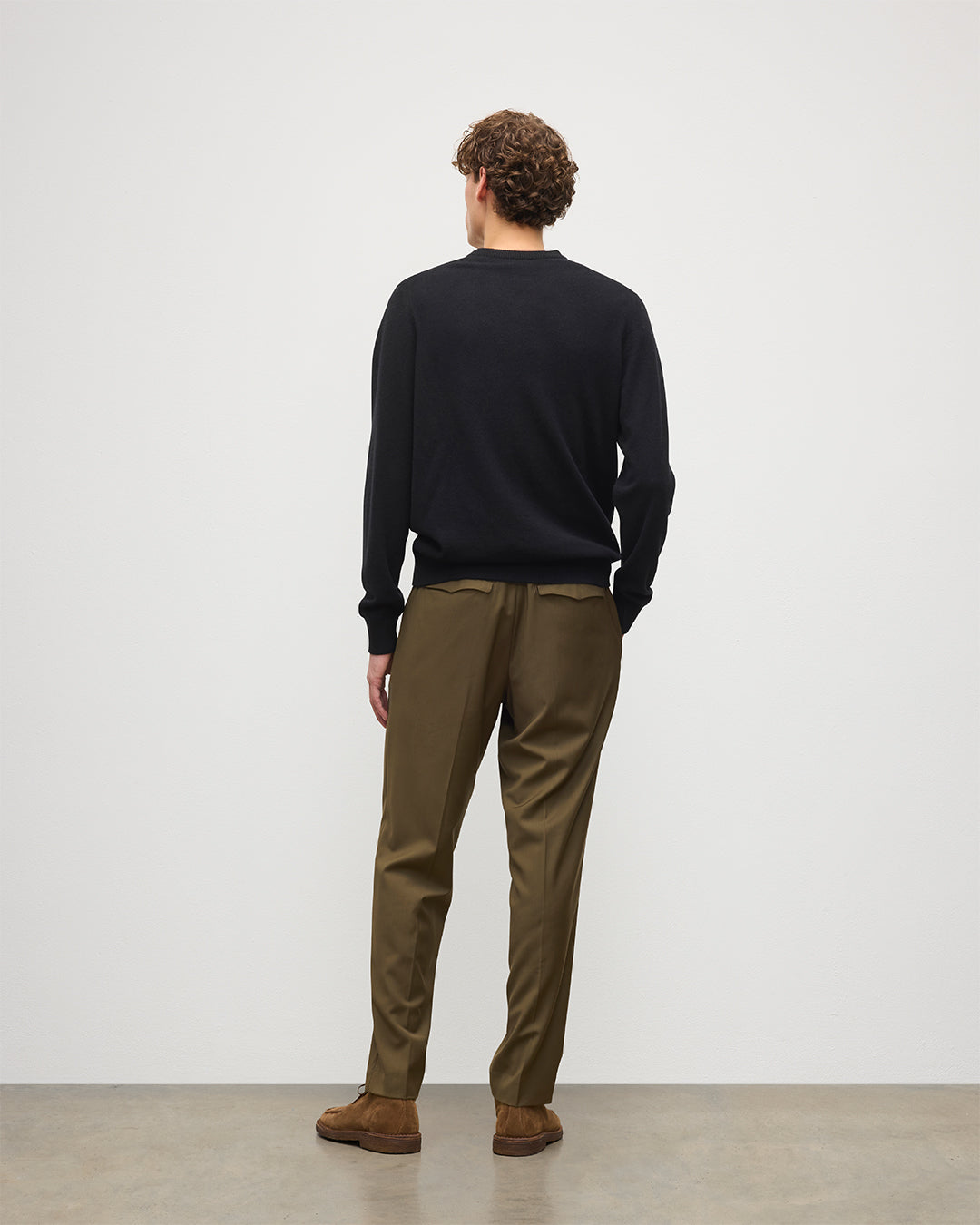 Johnstons of Elgin - Rory Black Classic Cashmere V - Neck Jumper