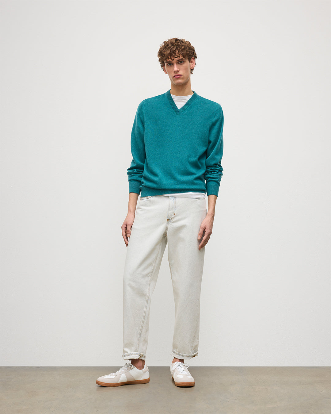 Johnstons of Elgin - Rory Green Classic Cashmere V - Neck Jumper