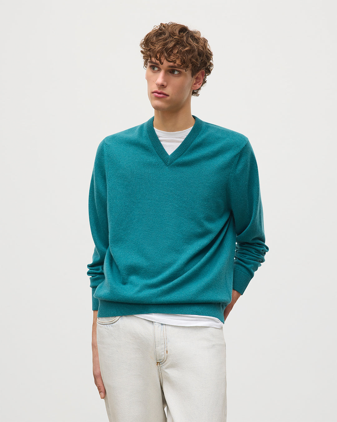 Johnstons of Elgin - Rory Green Classic Cashmere V - Neck Jumper