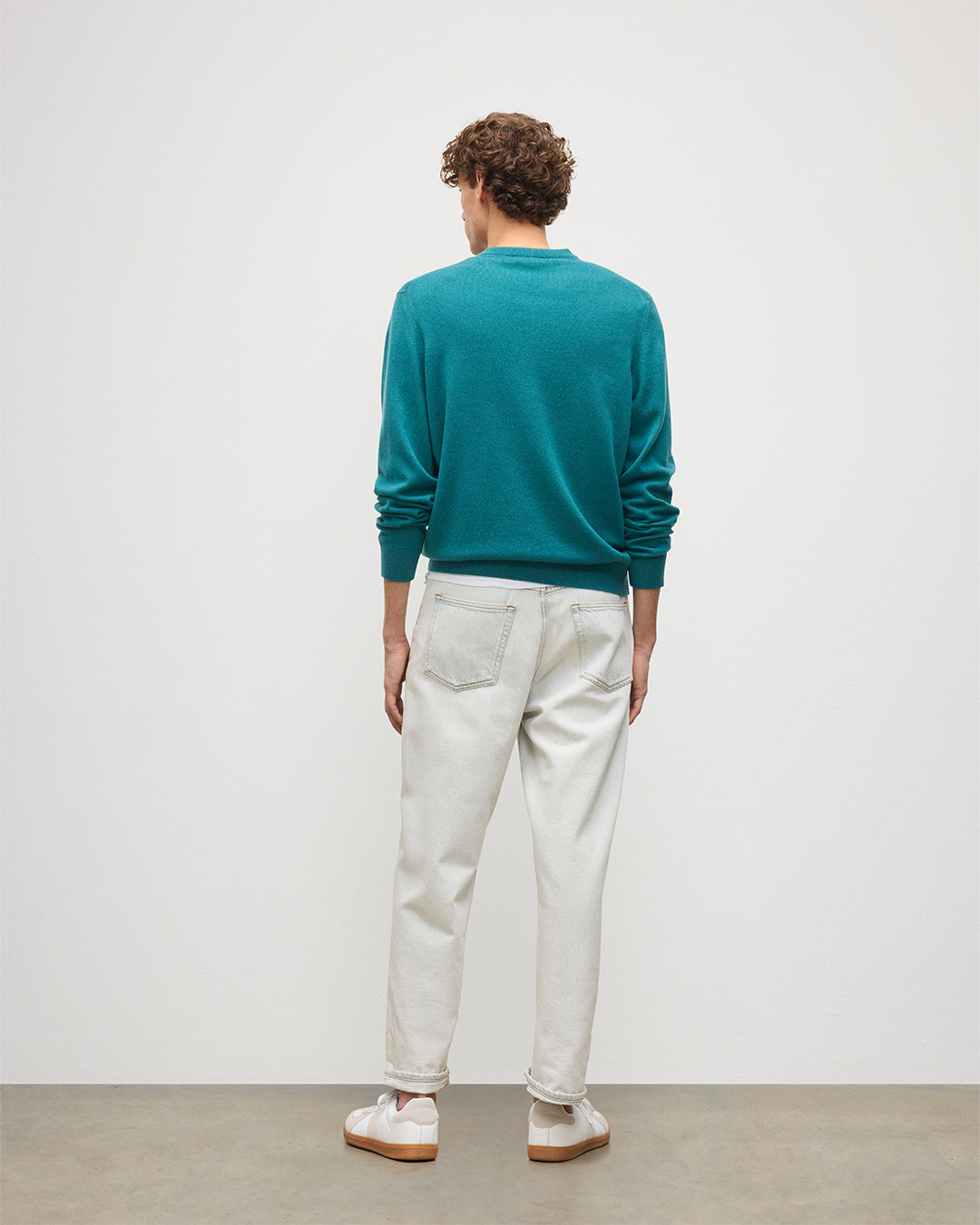 Johnstons of Elgin - Rory Green Classic Cashmere V - Neck Jumper